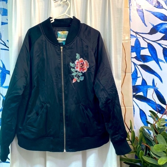 Cali 1850 Jackets & Blazers - Women’s Cali 1850 Embroidered and Fully Lined Bomber Jacket Size 1X